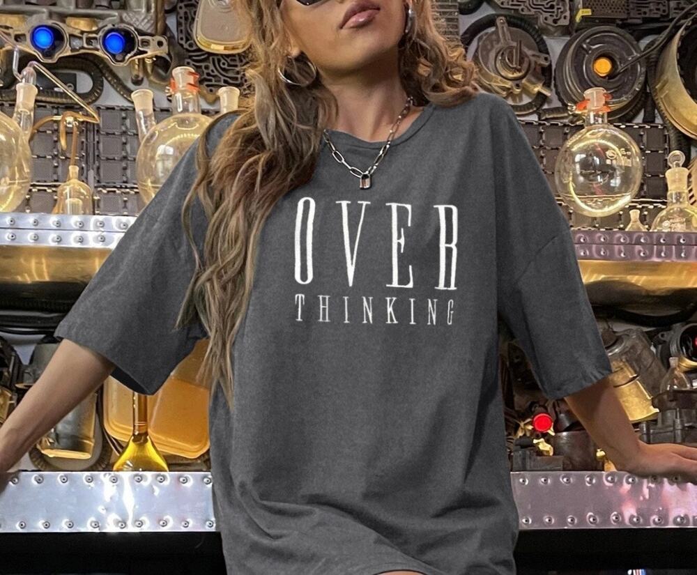 Overthinking Graphic Tee, Women’s Streetwear T-Shirt Gray Minimalist Size M